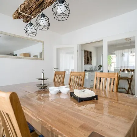 Ferienhaus-am-walnussbaum * Mirow
