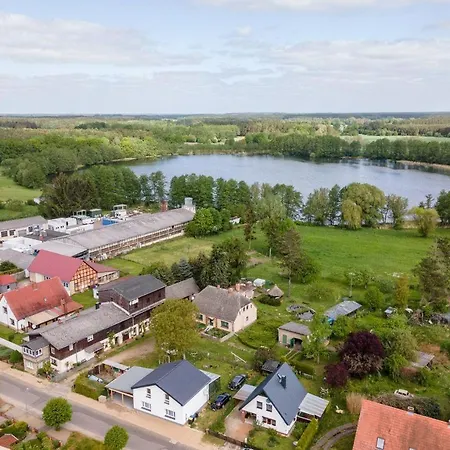 Ferienhaus-am-walnussbaum بيت للعطل